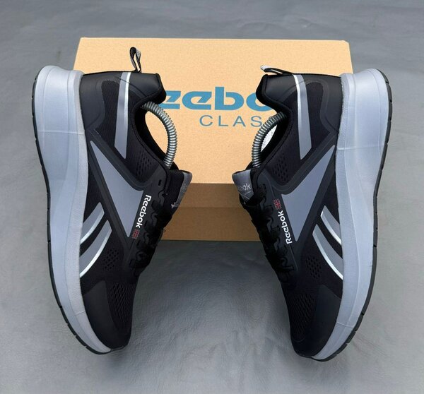 Reebok Classic Sneakers