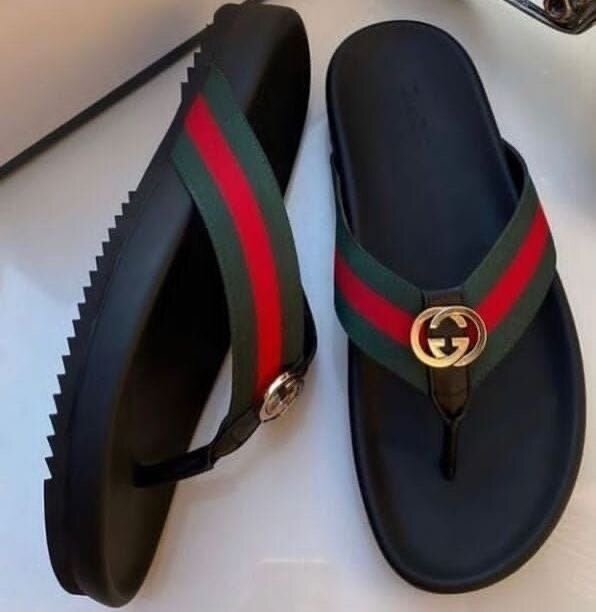 Claquettes de luxe élégantes