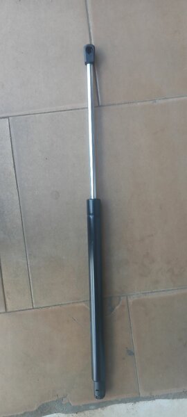 Amortisseur de coffe arrière