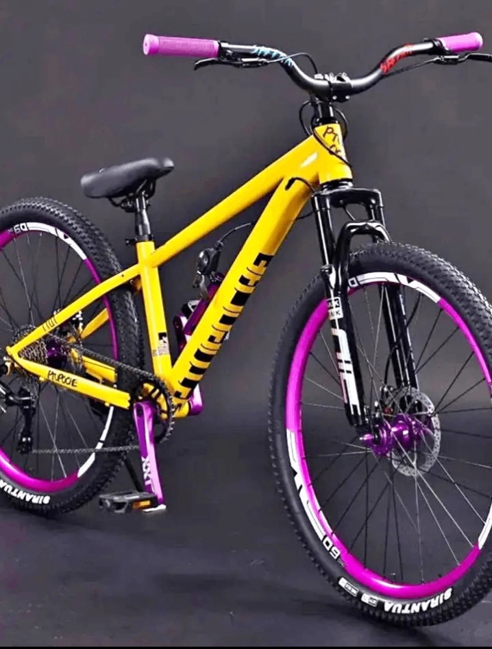 Vélo de montagne jaune vif