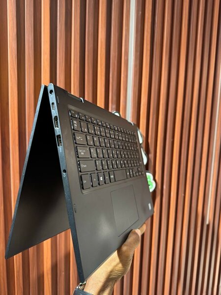 *DELL Latitude 3390*