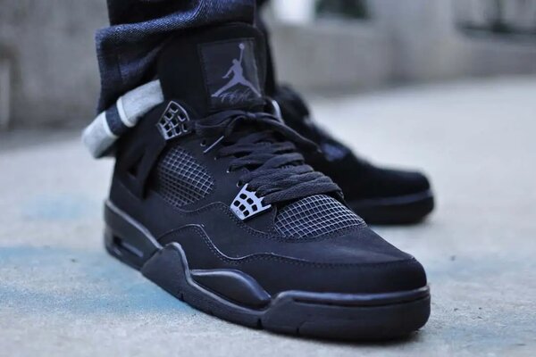 Air Jordan 4 (black cat )