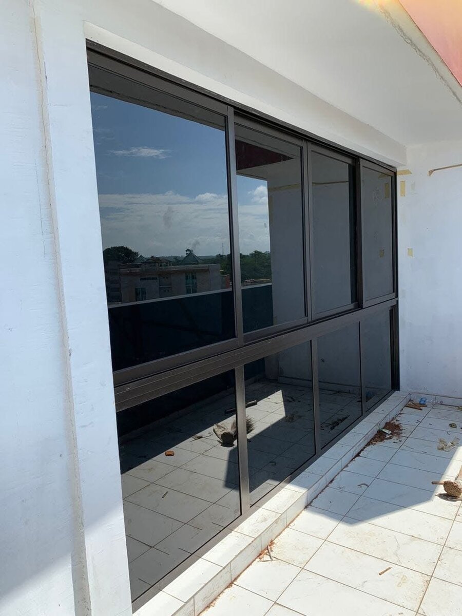 Baie vitrée coulissante moderne