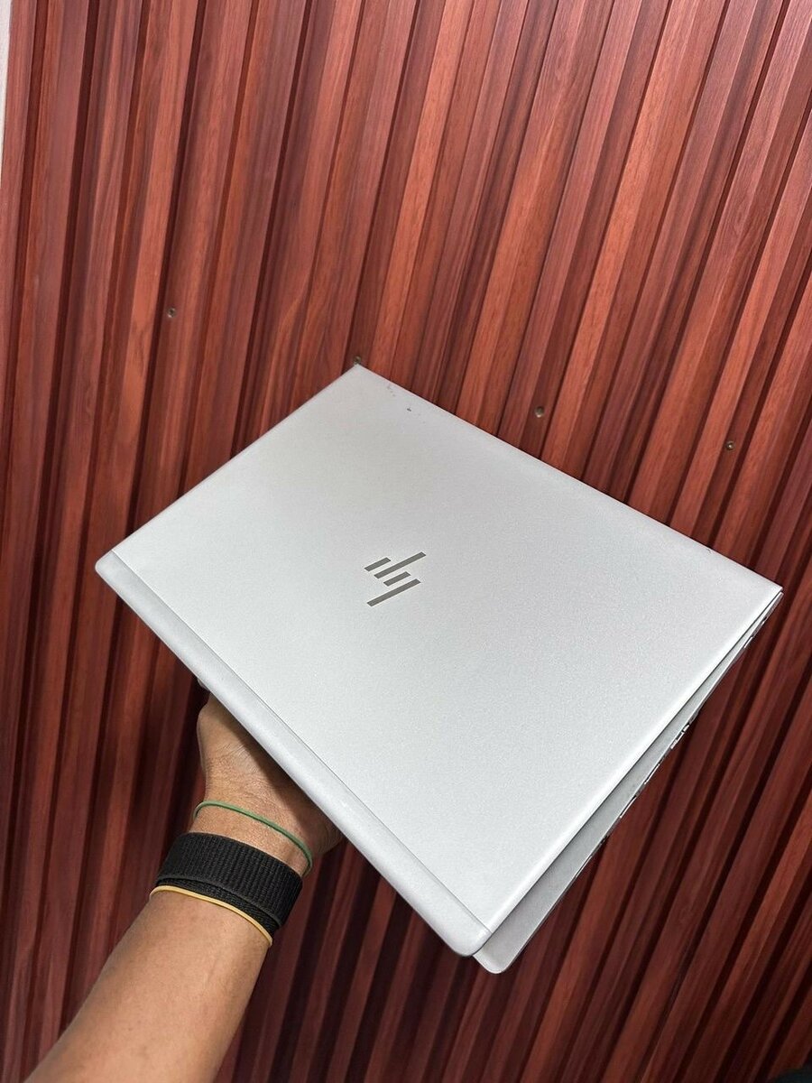 *HP ELITEBOOK 830 G6*