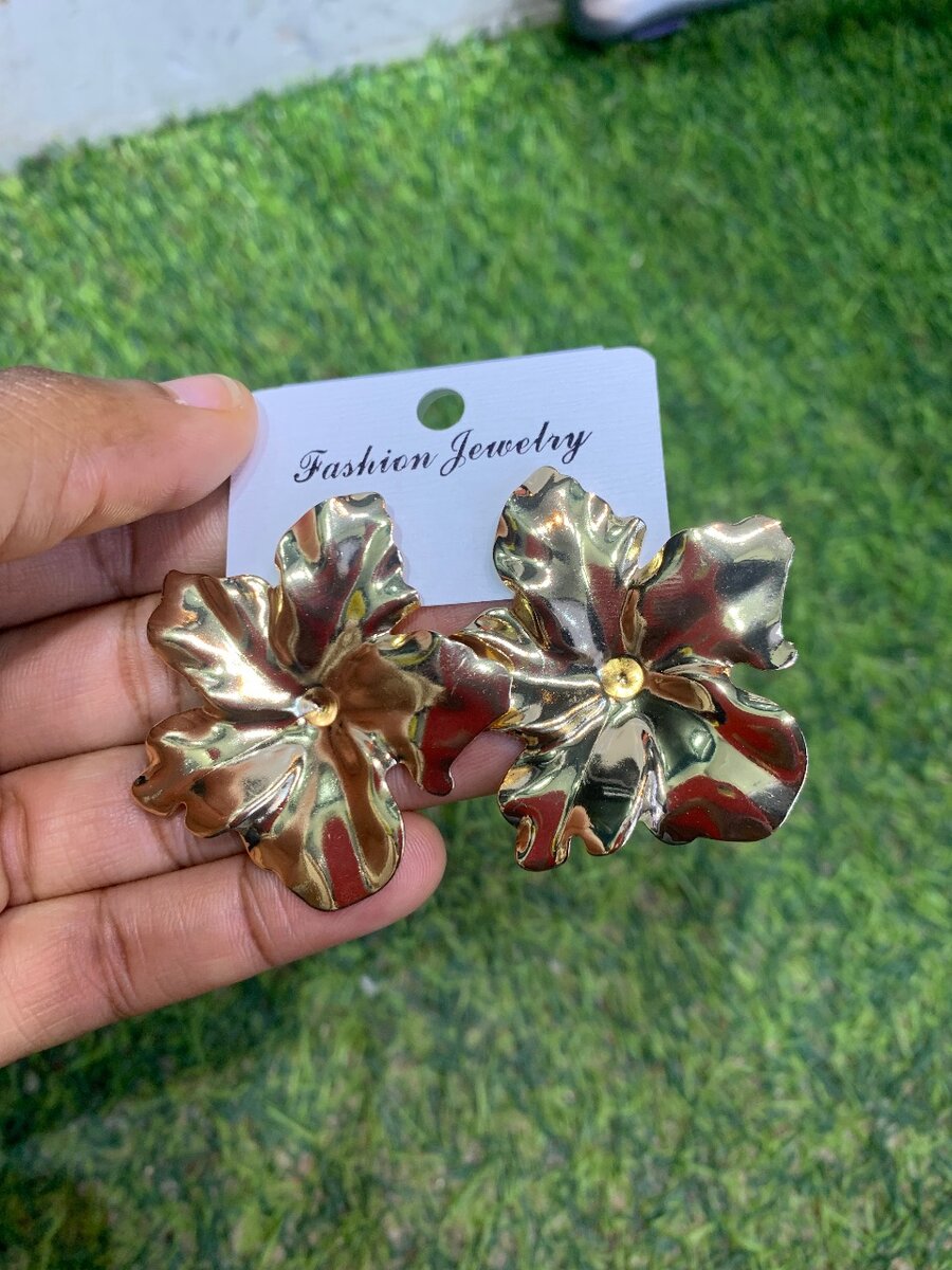 Boucles d'oreilles florales dorées