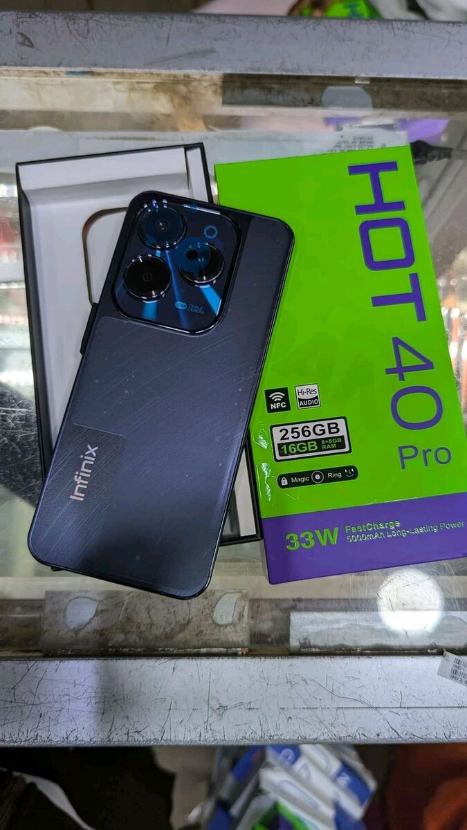 Infinix hot 40 pro 256GB 16GB RAM première copie dubaï