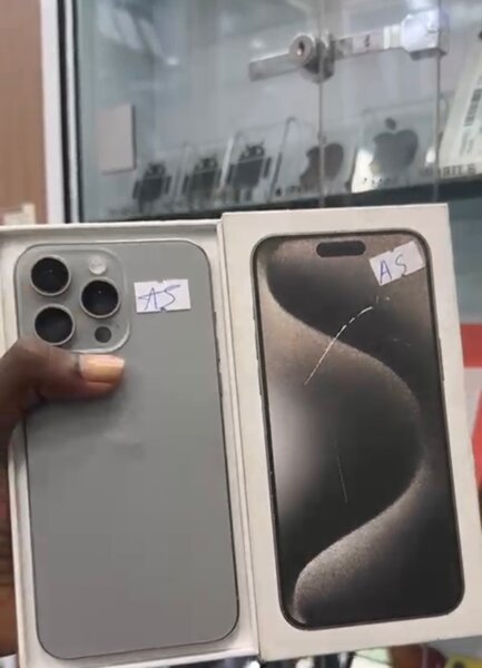 iPhone 15 pro Max 256 giga