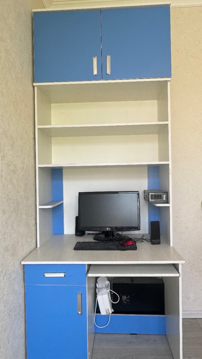 Компьютерный стол