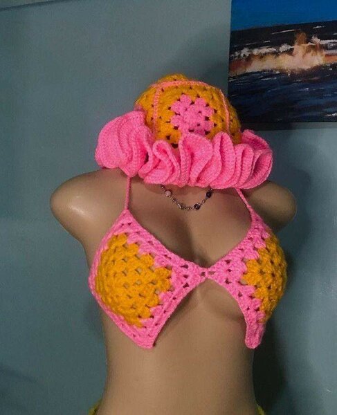 Bikini crochet audacieux