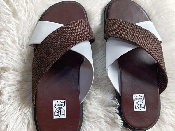 Chaussons en cuir croisé