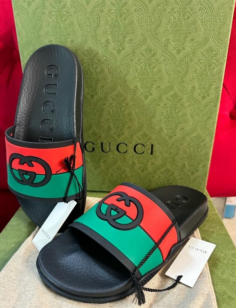 Sandales Gucci en cuir coloré