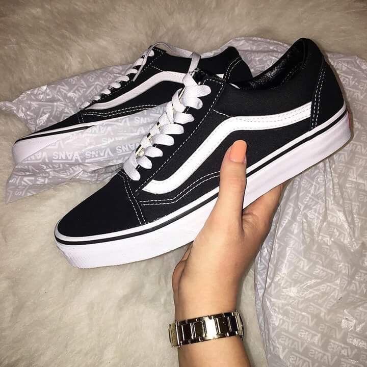 Old skool Vans sneakers