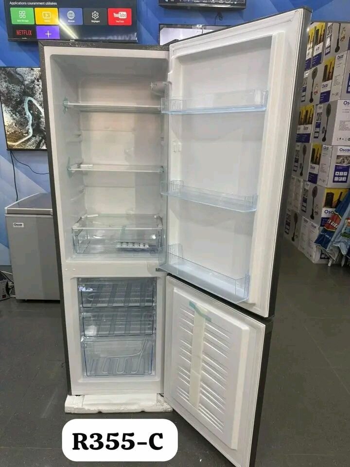 Réfrigérateur double porte moderne