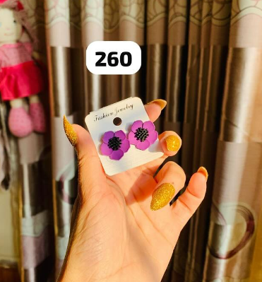 Earrings 
