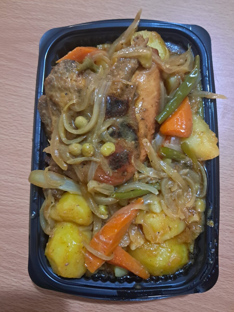 Plat mijoté de légumes et viande