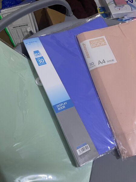 Classeur 30 poches rigide