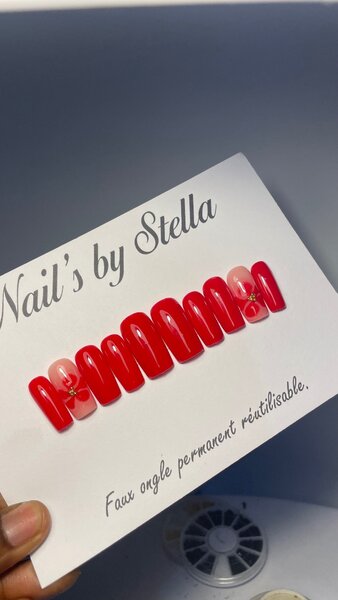 Press on nails