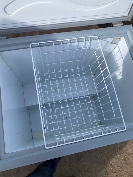 Univa Deep freezer (210L)