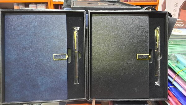 Блокноты с ручкой