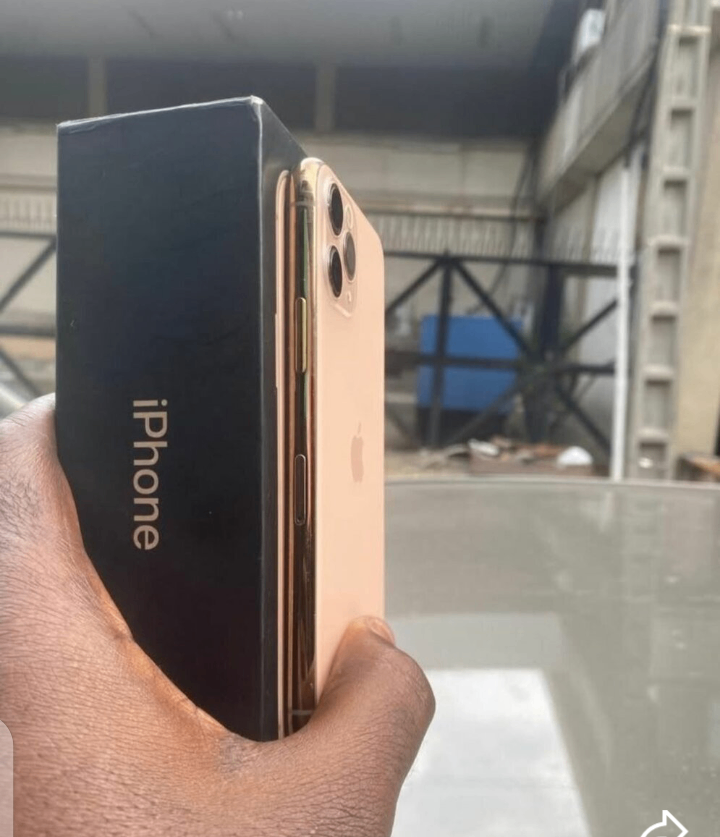 iPhone 11 Pro Or 64Go