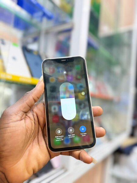 iPhone 11 sans id  blanc