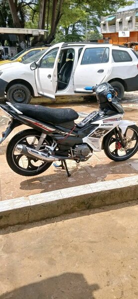 Moto Underbone Sportive et Rapide