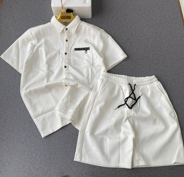 Casual top and shorts down