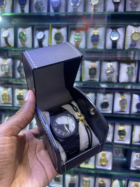 Montre Élégante en Acier