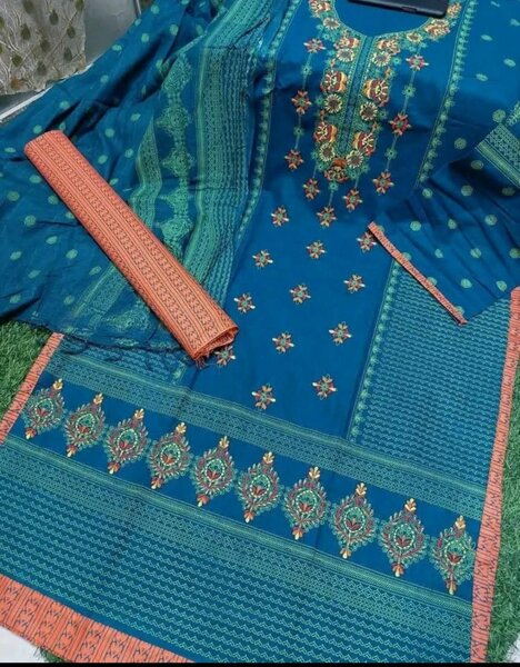 Ladies suit