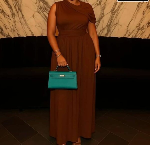 Robe élégante longue marron