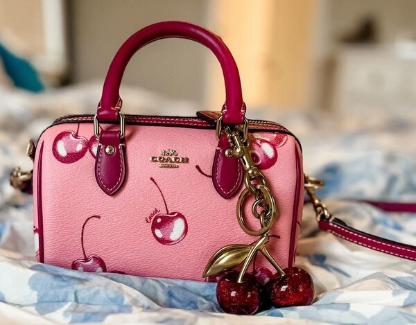 Sac à main en cuir cerise