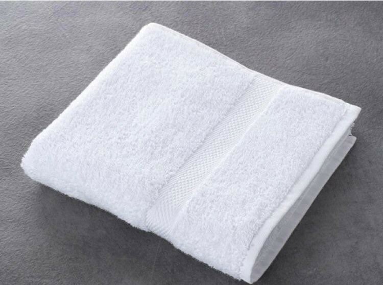 Serviettes blanches en Cotons