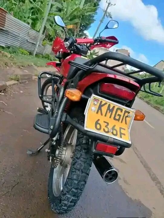 Moto Shineray robuste rouge