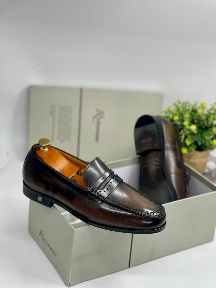 Solid Leather Formal Shoes