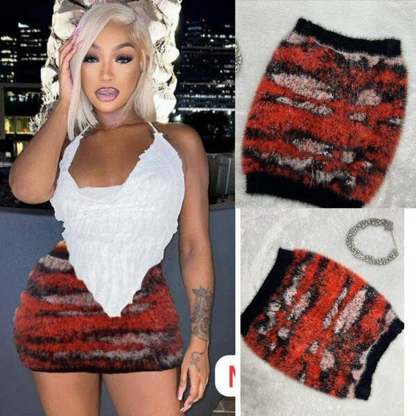 Mini-jupe en fourrure colorée