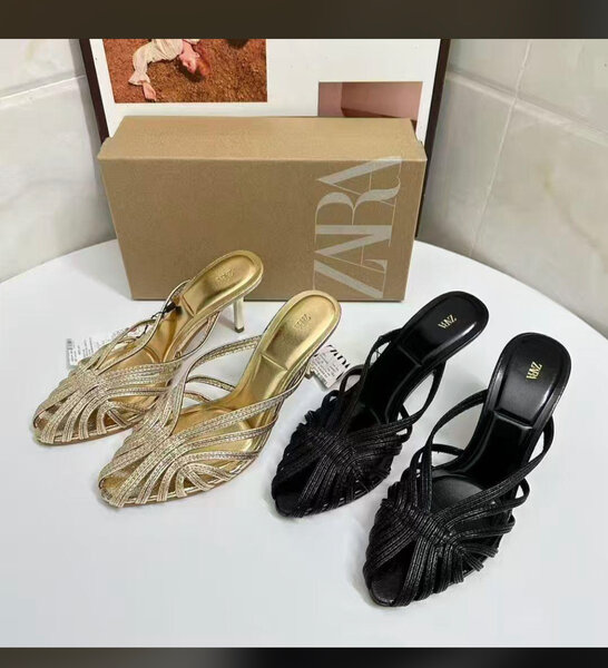 Sandales à talons brillantes