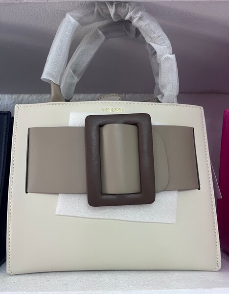 Sac à main élégant avec boucle