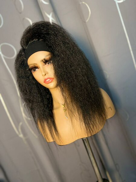 Perruque synthétique longue noire