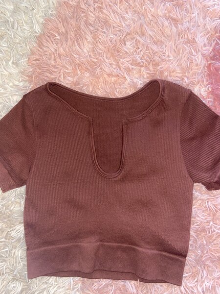 Top court femme en maille