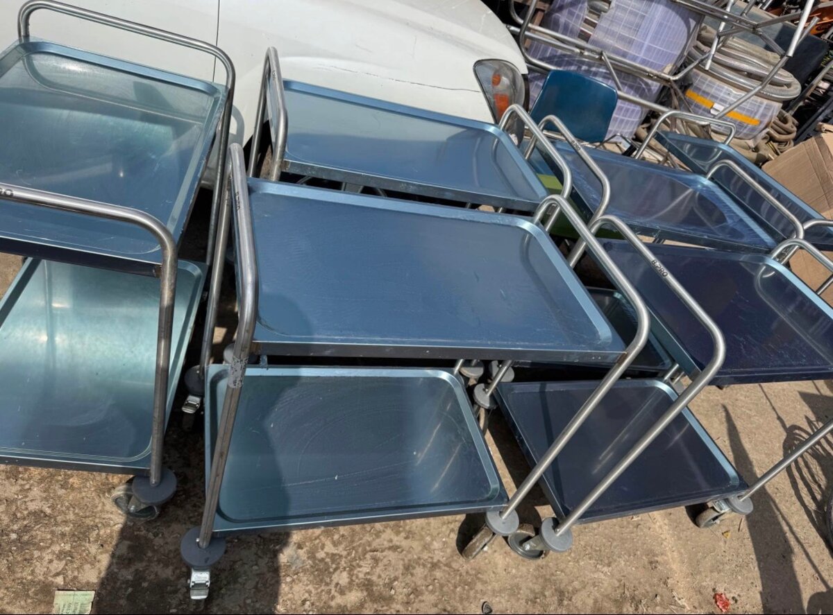 Chariot de Service à Roulettes