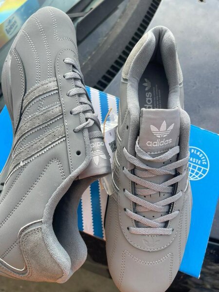 Adidas Retropy