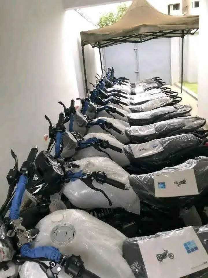 Nouvelle moto masculine