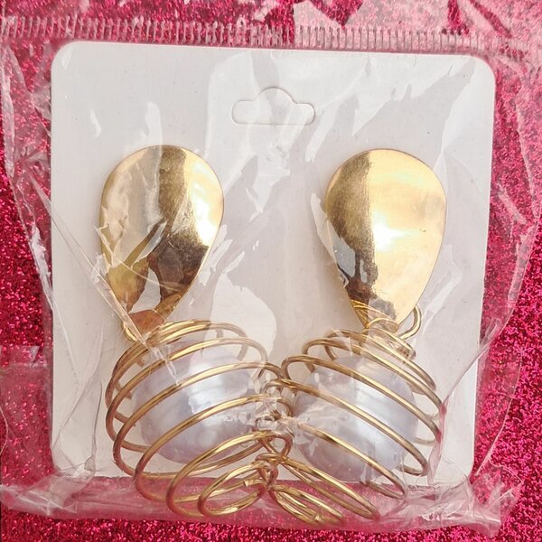 Boucles d'oreilles dorée perlé