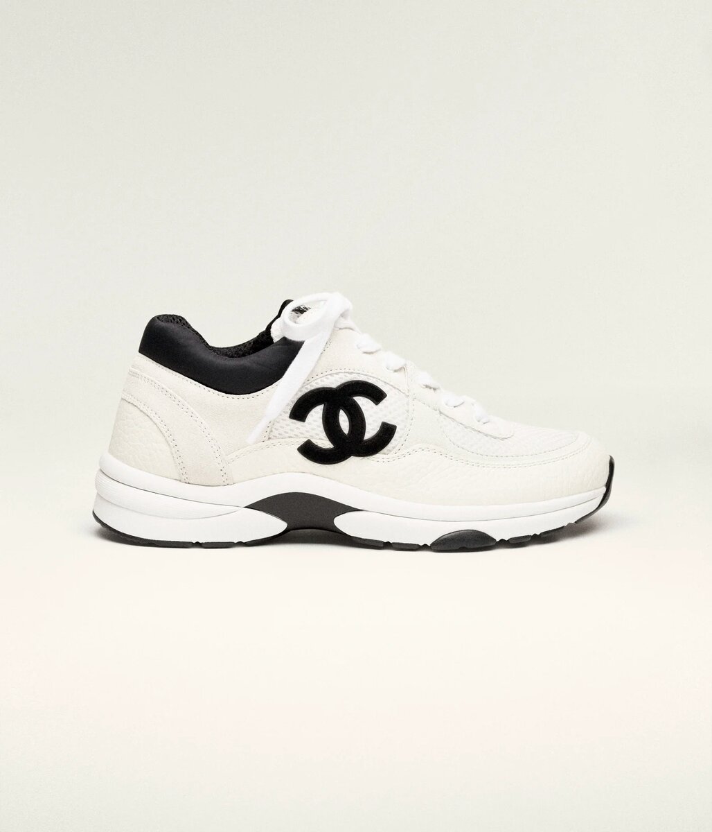 Chanel CC runner