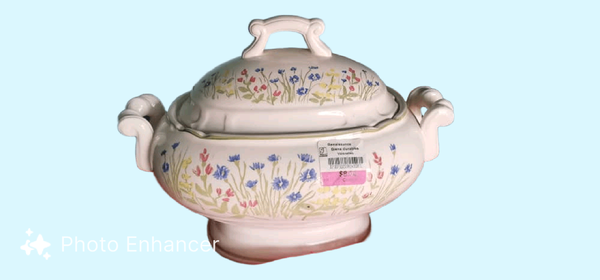 Soupière en céramique décorée