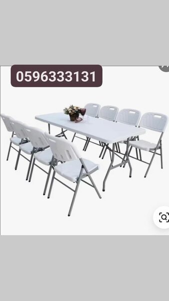 Table pliante avec chaises