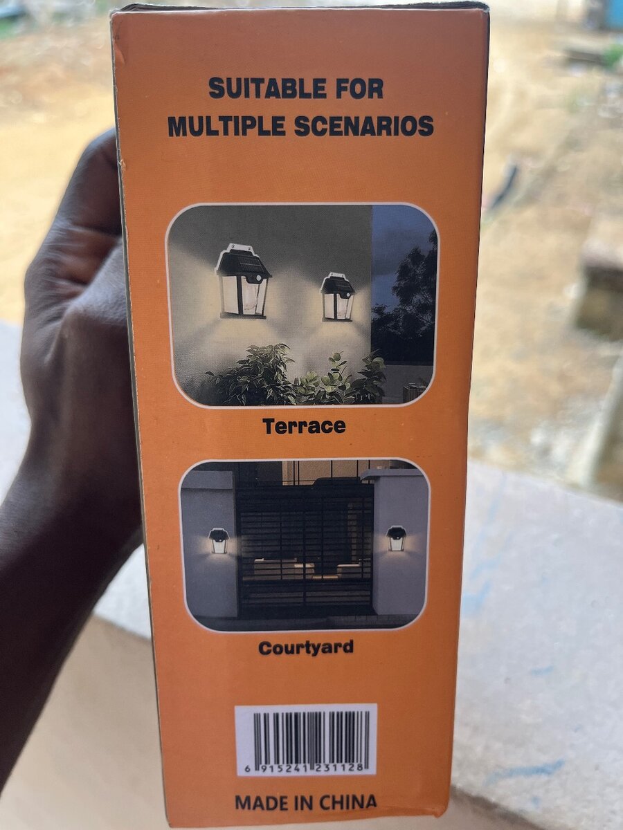 Lampe murale solaire extérieure