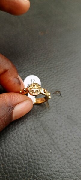 Bague élégante dorée