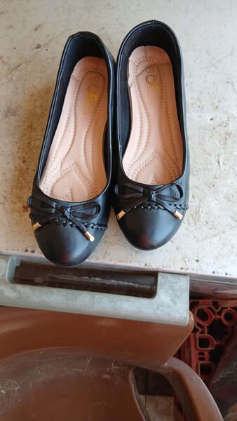 Flat shoes for ladies