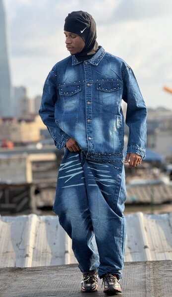 Ensemble streetwear en jean stylé